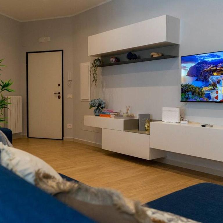 Maison Lisa - NEW stylish central home in Salerno - Two-Bedroom Apartment - 24