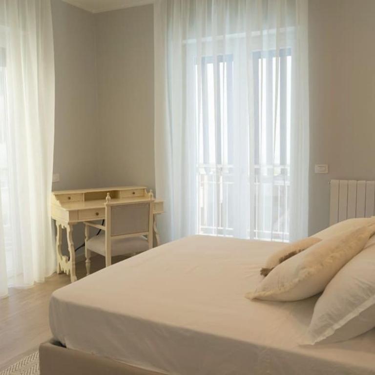 Maison Lisa - NEW stylish central home in Salerno - Two-Bedroom Apartment - 25