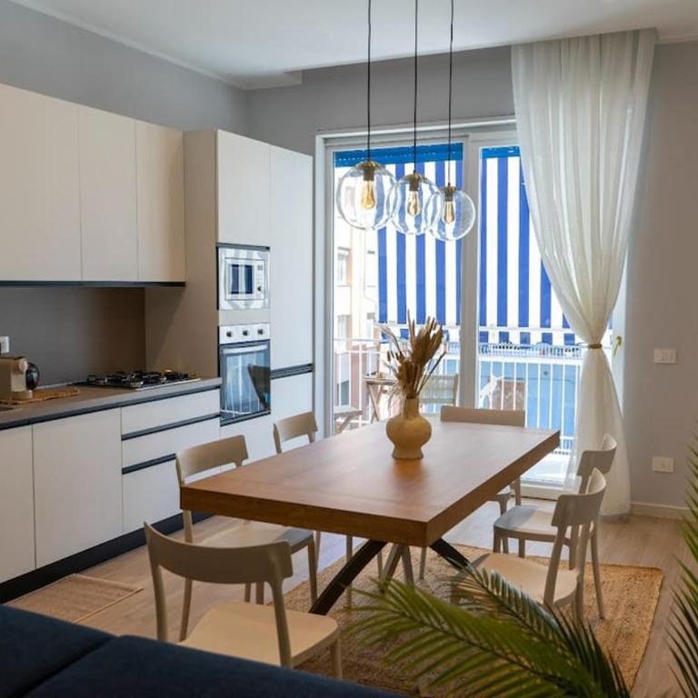 Maison Lisa - NEW stylish central home in Salerno - Two-Bedroom Apartment - 30