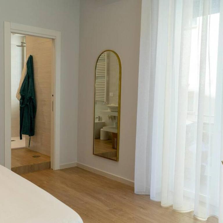 Maison Lisa - NEW stylish central home in Salerno - Two-Bedroom Apartment - 31