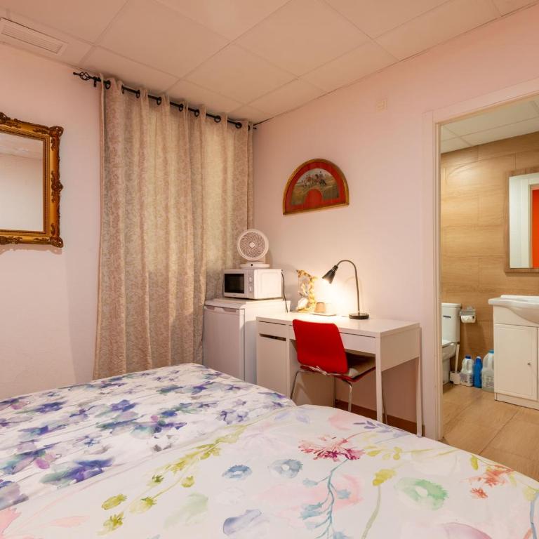 Mirador 2 del Mercado Central - habitacion con baño privado en el centro de la Ciudad Vella - Double Room with Private Bathroom - 3