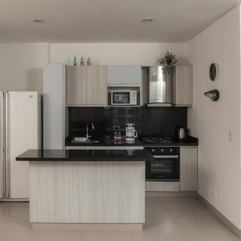 EP Stylish Apt with Pool, AC in Prime Location - Two-Bedroom Apartment - 11