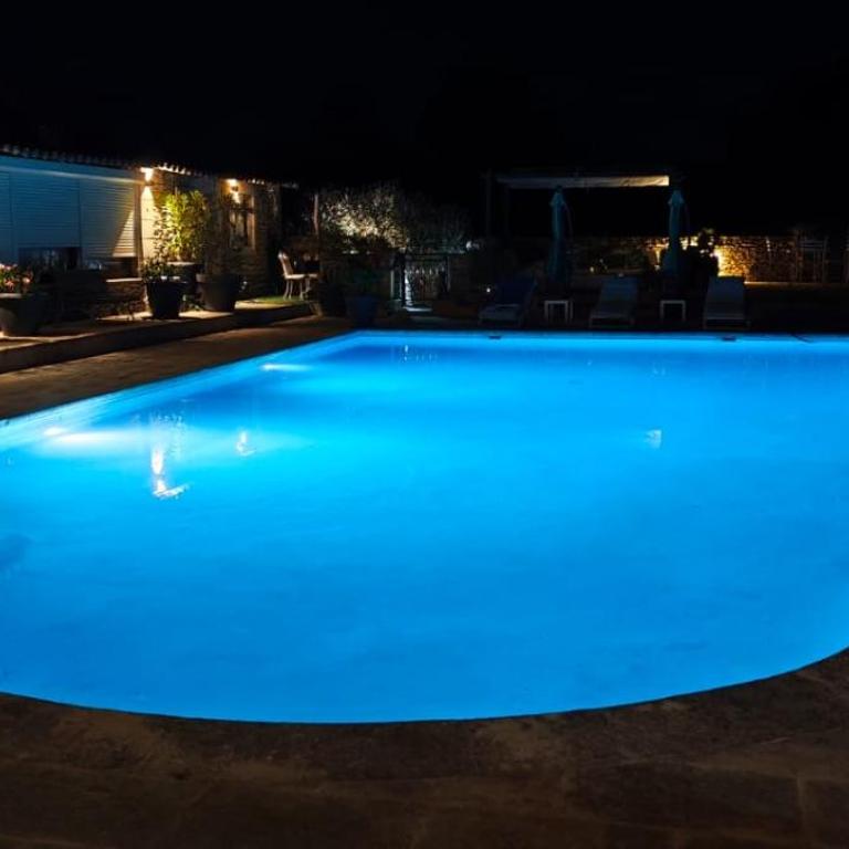 Chambre d'hôtes chez Maguy B-Villa Makeire - Chambre Lit Queen-Size - Vue sur Piscine - 81