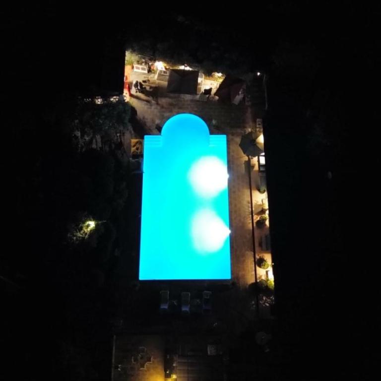 Chambre d'hôtes chez Maguy B-Villa Makeire - Chambre Lit Queen-Size - Vue sur Piscine - 82