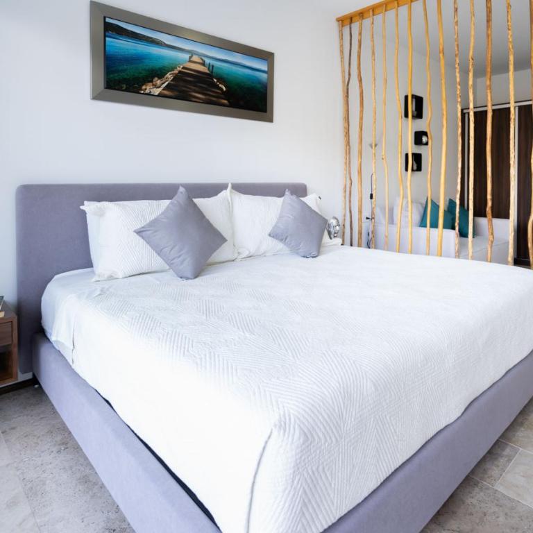 Modernos Estudios a pasos De La 5ta Av Pool view - By Yeah - Apartment with Balcony - 19