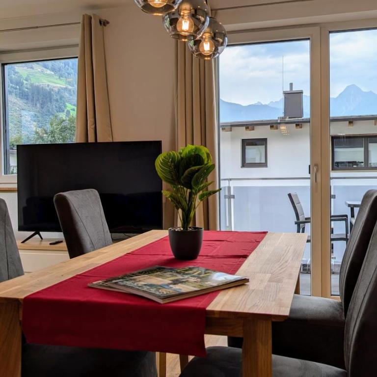 Penzhaus - Premium Private Suites - Suite with Mountain View - 3