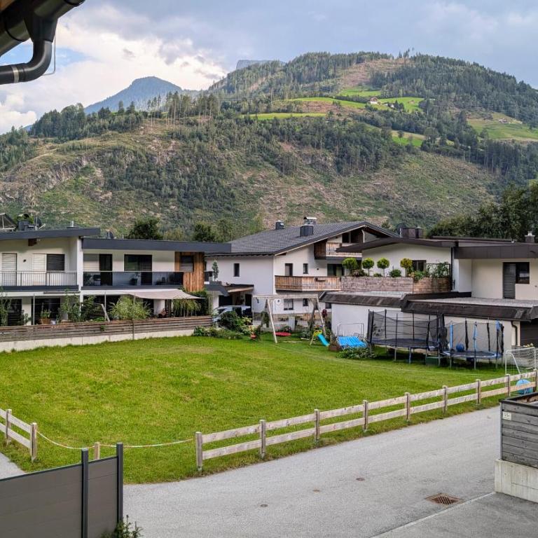 Penzhaus - Premium Private Suites - Suite with Mountain View - 11