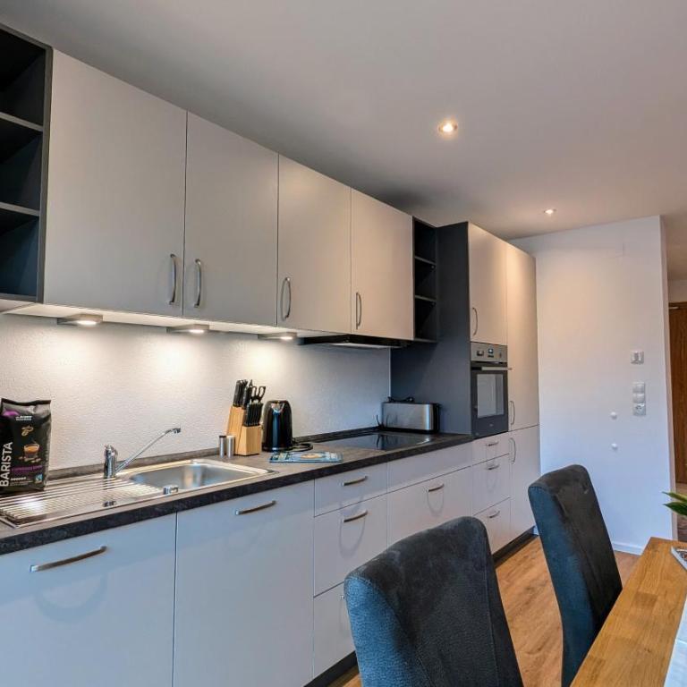 Penzhaus - Premium Private Suites - Suite with Mountain View - 11