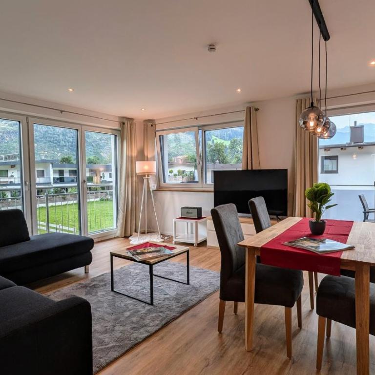 Penzhaus - Premium Private Suites - Suite with Mountain View - 1