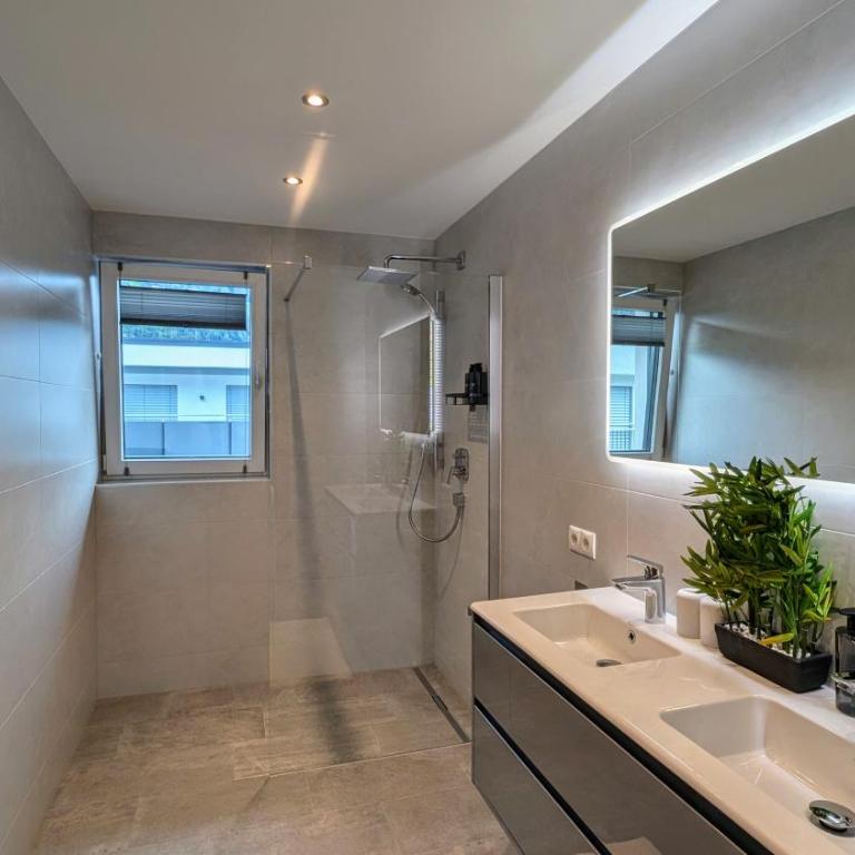 Penzhaus - Premium Private Suites - Suite with Mountain View - 20