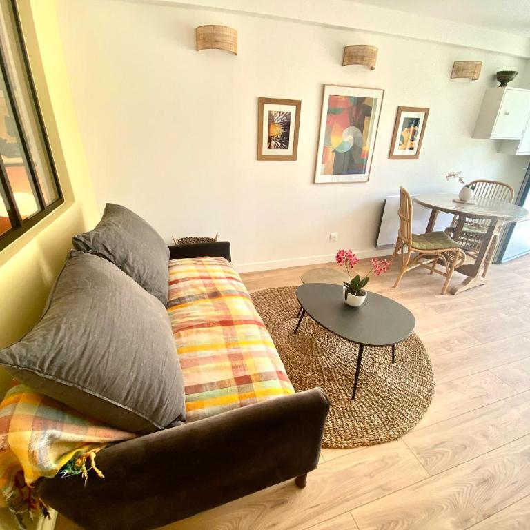 Appartement avec Terrasse proche du Centre-ville - Apartamento de 1 dormitorio - 2