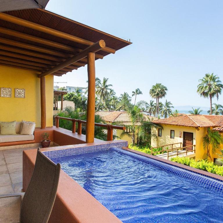 Perico. Departamento de 2 pisos. - Apartamento de 4 dormitorios con piscina privada - 2