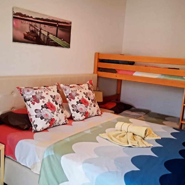 Apartments Ardoni - Apartment with View and Balcony - 4