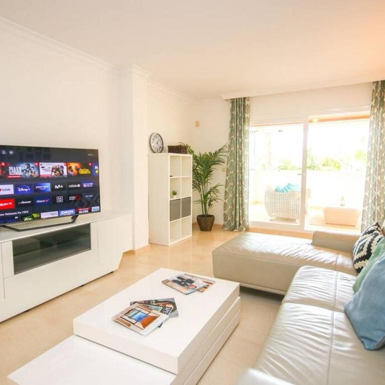 Lovely 2 bedroom apt near golf Los Lagos Elviria - Apartamento de 2 dormitorios - 2