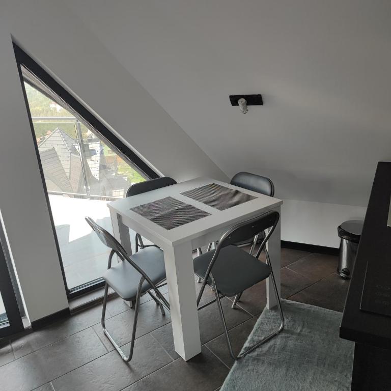 Diamond Hill 14 - One-Bedroom Apartment - 8