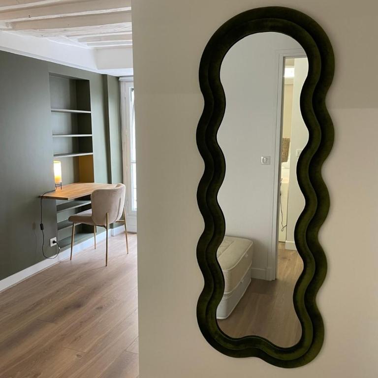 4 pièces Charme Paris Centre - Appartement 2 Chambres - 5