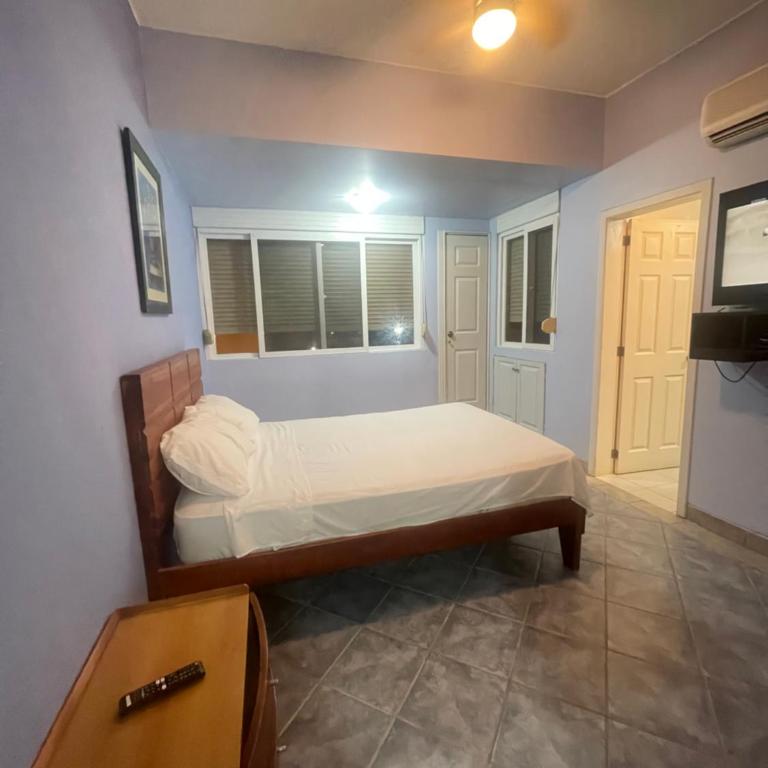 Playa Almedro RESORT - Two-Bedroom Apartment with Resort View - 9