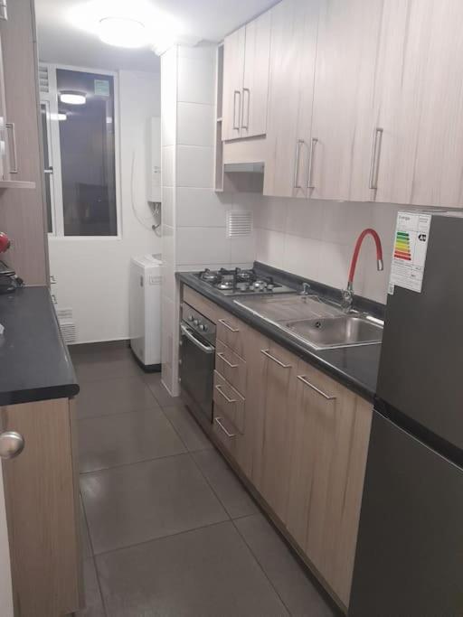 Moderno Depto 5 min del hospital, 10 minutos del centro y caminando a playa trocadero - Apartamento de 2 dormitorios - 4
