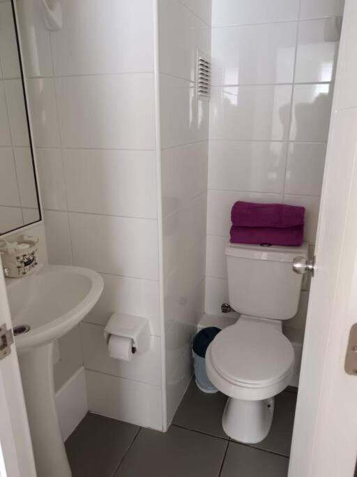 Moderno Depto 5 min del hospital, 10 minutos del centro y caminando a playa trocadero - Apartamento de 2 dormitorios - 5