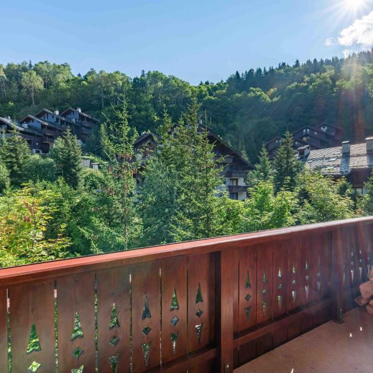 Appartement spacieux proche pistes avec piscine et parking - FR-1-566-71 - Appartement - 10