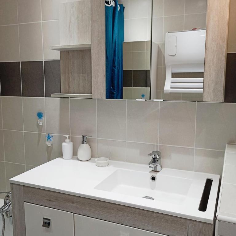 Grand appartement proche port et plages, 6 à 8 pers, 3 chambres, climatisé - Appartamento con 3 Camere da Letto - 8