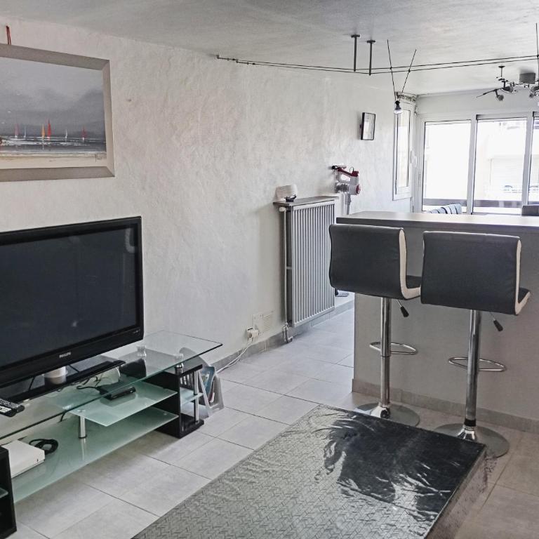 Grand appartement proche port et plages, 6 à 8 pers, 3 chambres, climatisé - Appartamento con 3 Camere da Letto - 11