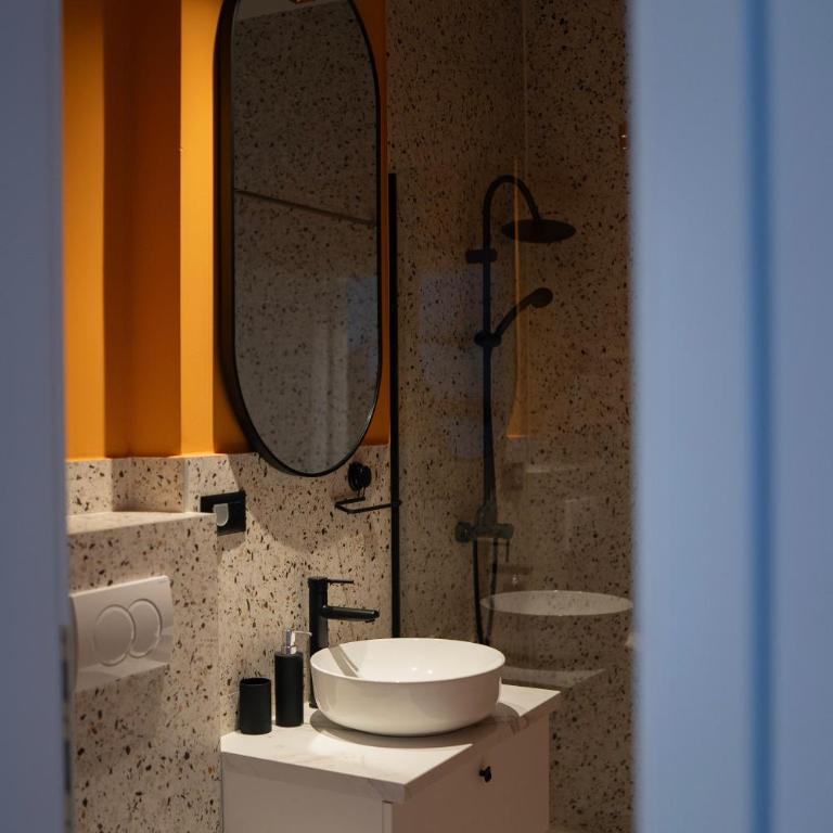 Regent Blue Apartments-Free private parking - Standard Studio - 18