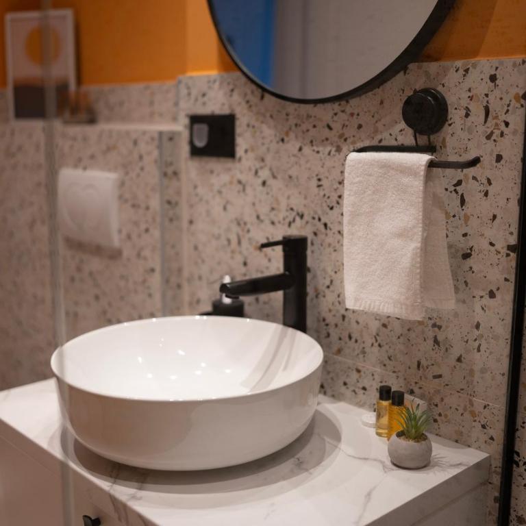 Regent Blue Apartments-Free private parking - Standard Studio - 17