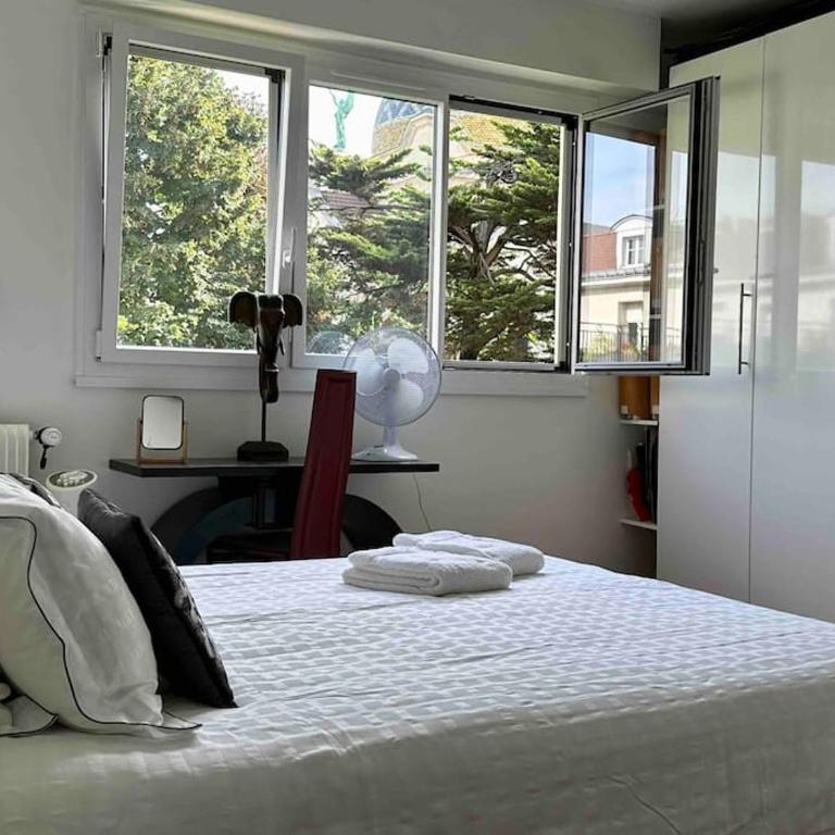 Private bedrooms near Eiffel Tower - Chambre Lit Queen-Size - Vue sur Jardin - 1