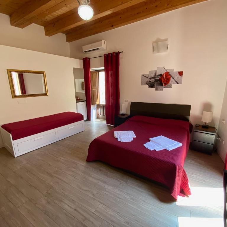Decadracma rooms - Ampia Camera Matrimoniale - 3