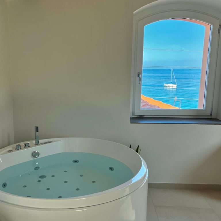 Oasi di Mare - Boutique Guest House - Junior Suite con Vista Mare - 1