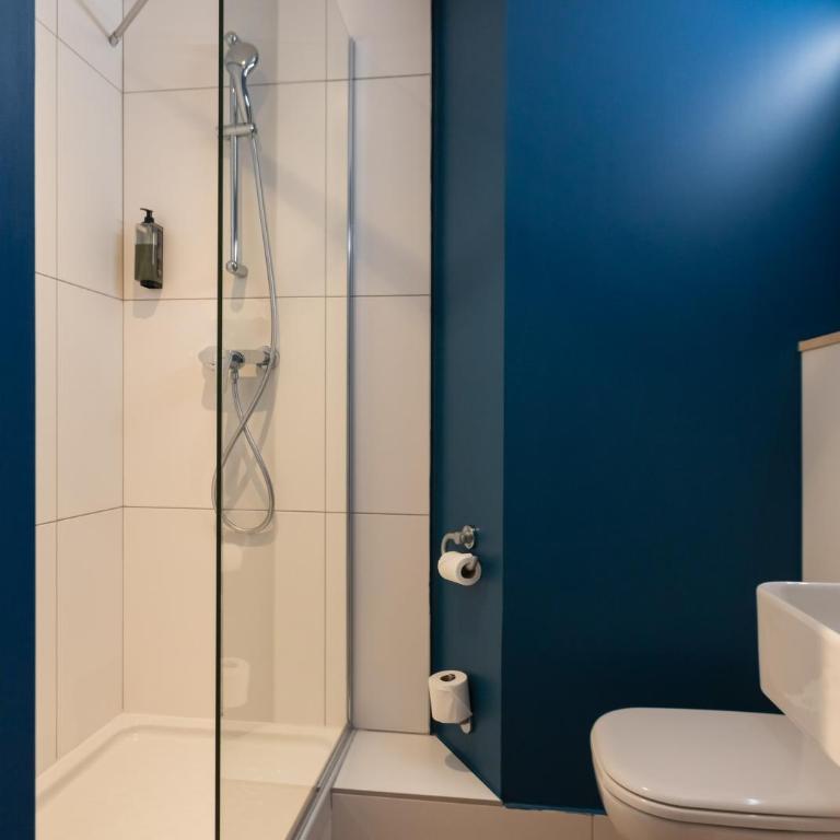 ibis budget Lyon Villeurbanne - Chambre Triple avec 1 Lit Double et 1 Lit Superposé - 7