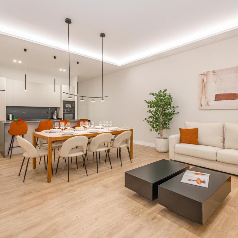 Centro XXI calle Príncipe 3BR 3BH - Three-Bedroom Apartment - 25
