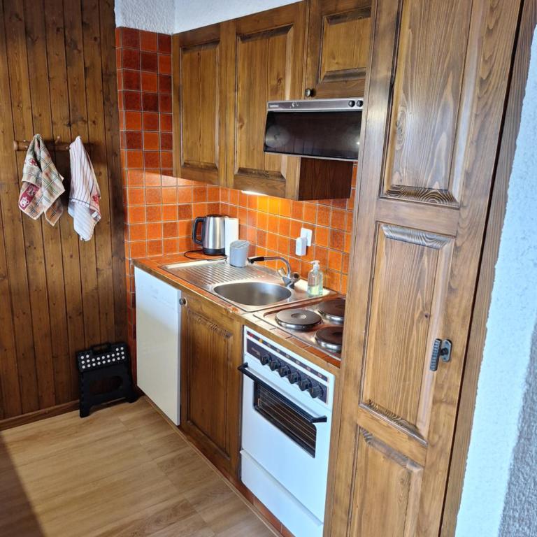 Les Collons1800- Bel appart 2pièces-4 pers-piscine-sauna-parking int-Wifi gratuit - Apartment mit 1 Schlafzimmer - 13