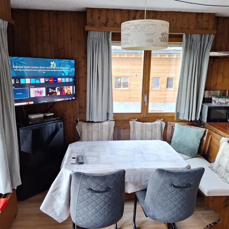 Les Collons1800- Bel appart 2pièces-4 pers-piscine-sauna-parking int-Wifi gratuit - Apartment mit 1 Schlafzimmer - 8