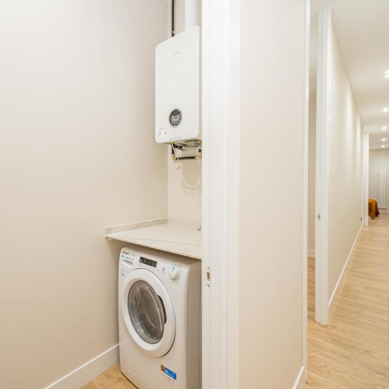 Centro XXI calle Príncipe 3BR 3BH - Three-Bedroom Apartment - 3