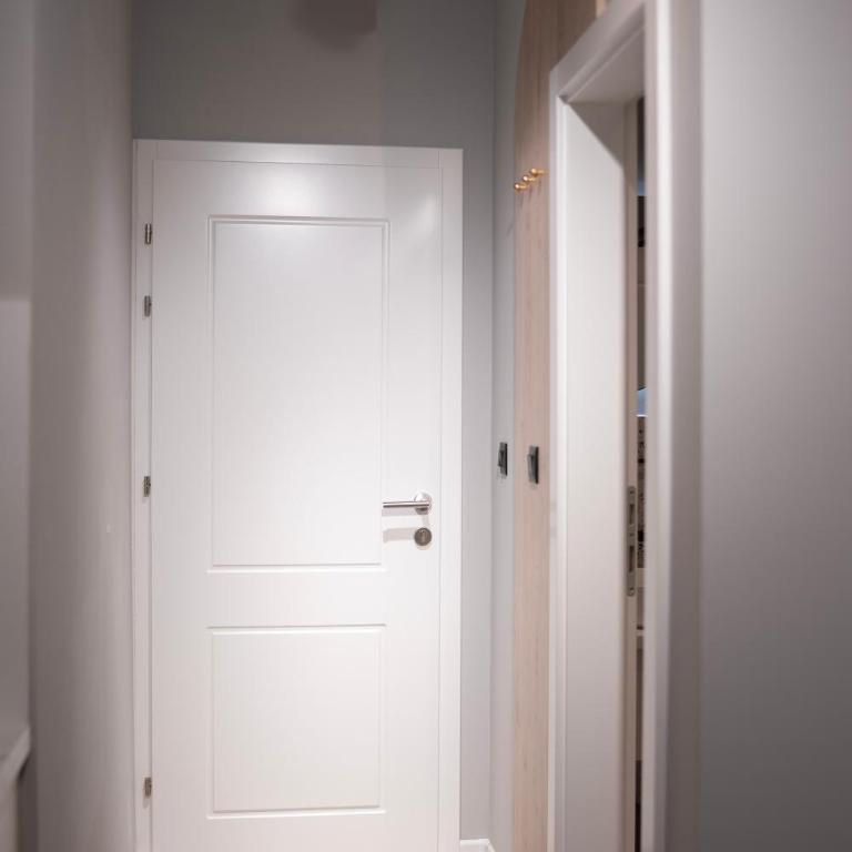 Regent Blue Apartments-Free private parking - Standard Studio - 1