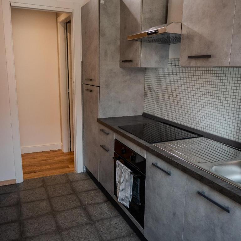 Home Holiday Rome - San Lorenzo - Appartamento con 2 Camere da Letto - 4