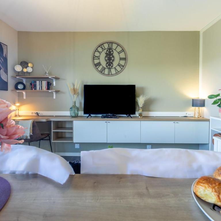 Studio Lumineux et plein de charme - Apartamento de 1 dormitorio - 8