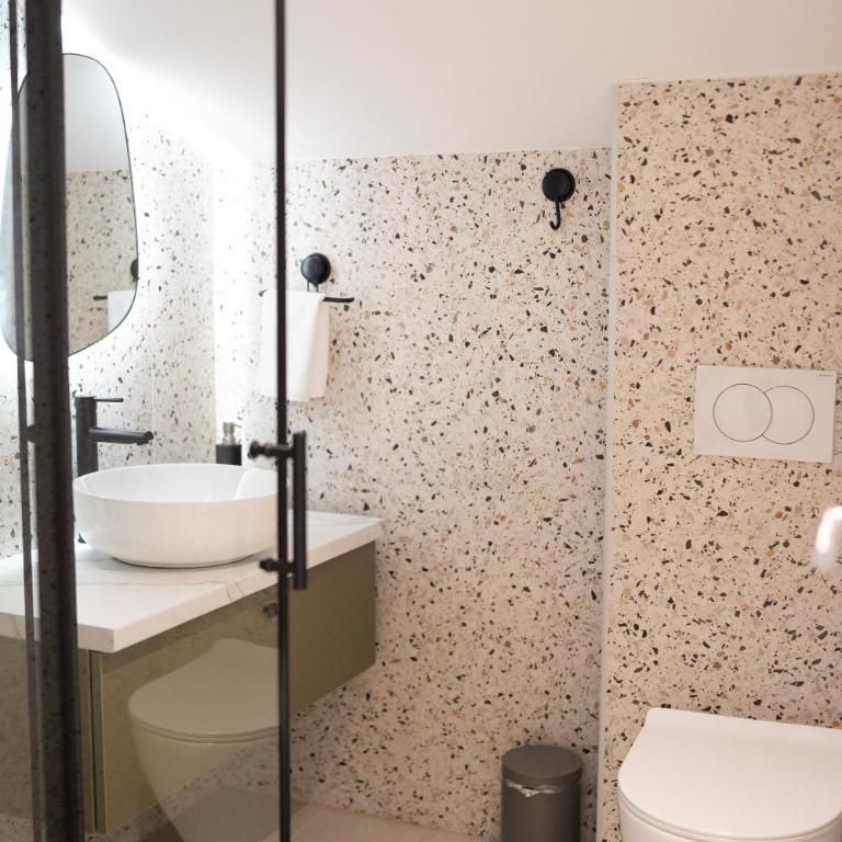 Regent Blue Apartments-Free private parking - Studio - 15
