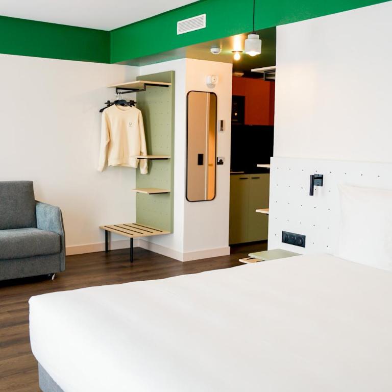 All Suites Appart Hôtel et Hôtel - Paris 13 - Porte d'Italie - Executive Studio with Double Bed and Sofa Bed - 3