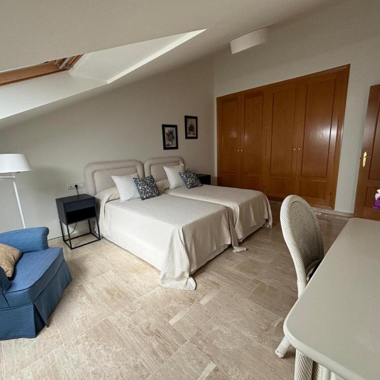 Ático Dúplex en playa Las Chapas - Three-Bedroom Apartment - 22