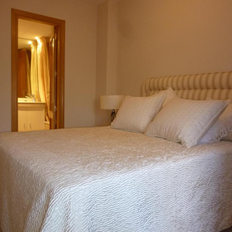 Ático Dúplex en playa Las Chapas - Three-Bedroom Apartment - 14