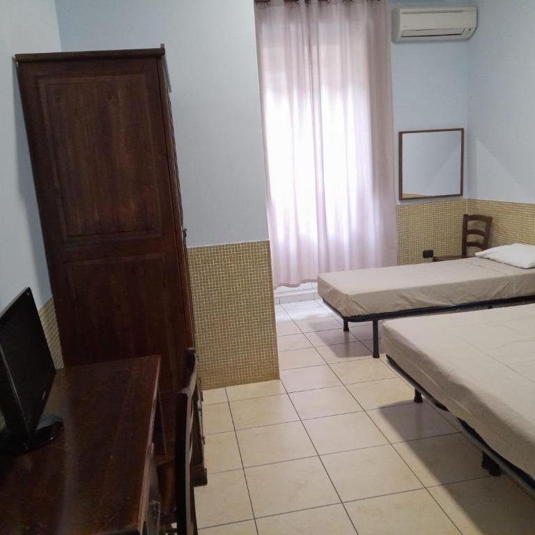Hotel Vittorio Veneto Napoli - Standard Triple Room - 3