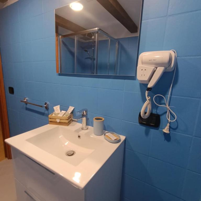 Diora Suite - Camera King - 4