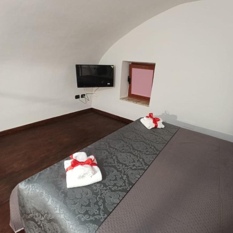 Diora Suite - Camera King - 9