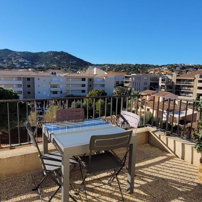 Magnifique T1bis dans CALVI centre avec Parking - Appartamento con 1 Camera da Letto - 3