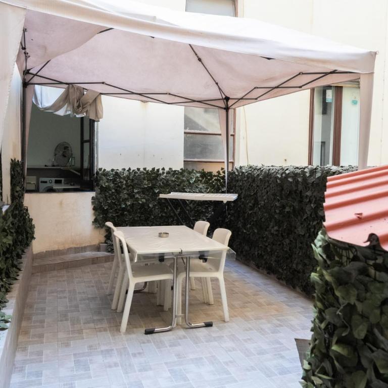 B&B Verga - Quadruple Room with Private Bathroom - 5
