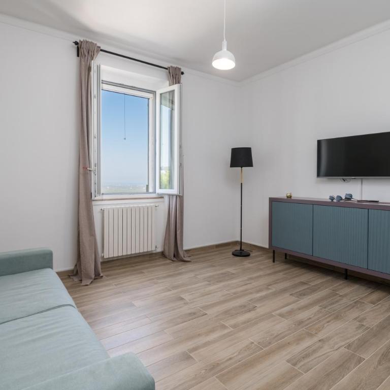 Prima Vista - Appartamento con 2 Camere da Letto - 2