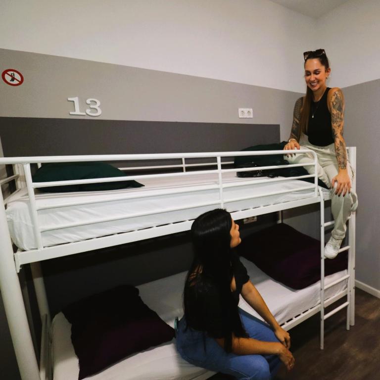 Madrid Downtown Hostel - Bed in 4-Bed Mixed Dormitory Room - 10